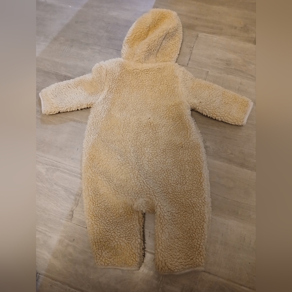 💥💥GAP Beige Fleece Hooded Baby Footie - Picture 3 of 5